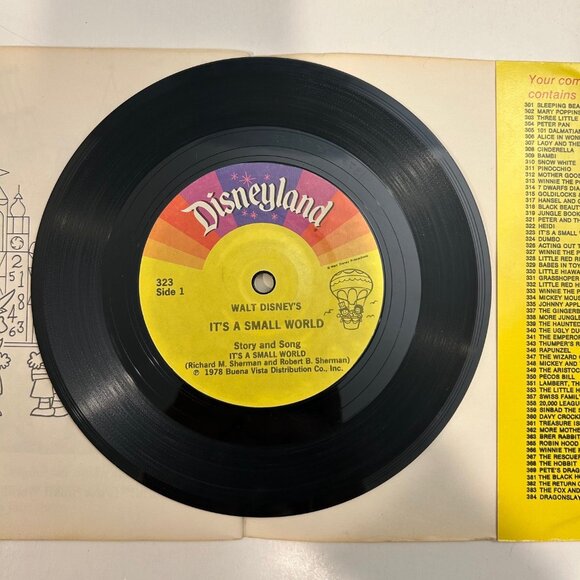 IT'S A SMALL WORLD WITH THE SONG WALT DISNEY 1968 7" VINYL RECORD & BOOK #323 - Picture 4 of 6